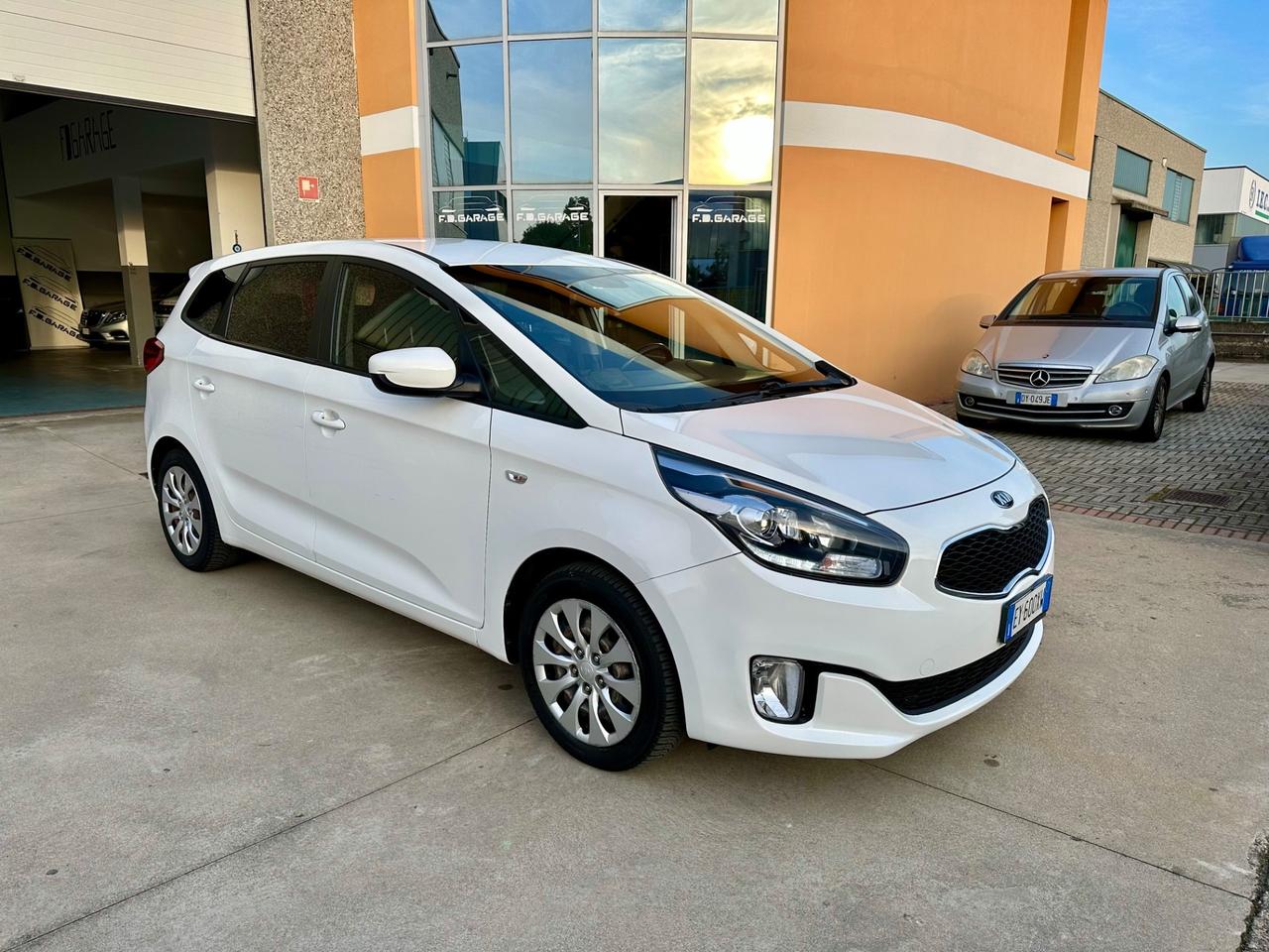 Kia Carens 1.6 GDI Class