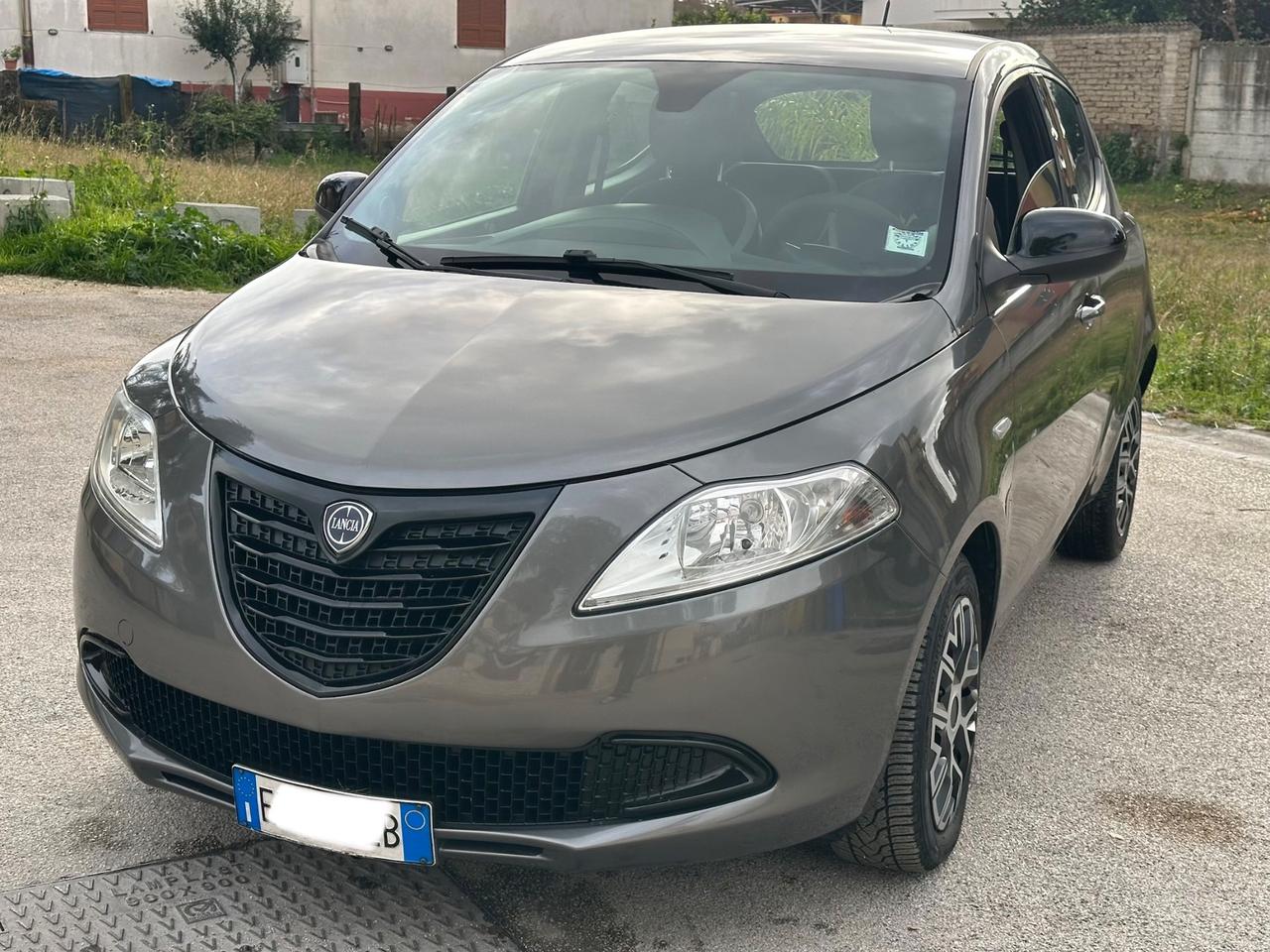 Lancia Ypsilon 1.2 69 CV 5 porte Gold
