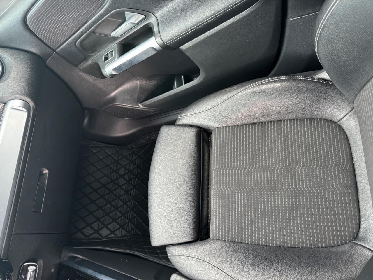 Mercedes-benz GLB 180 d Automatic Business