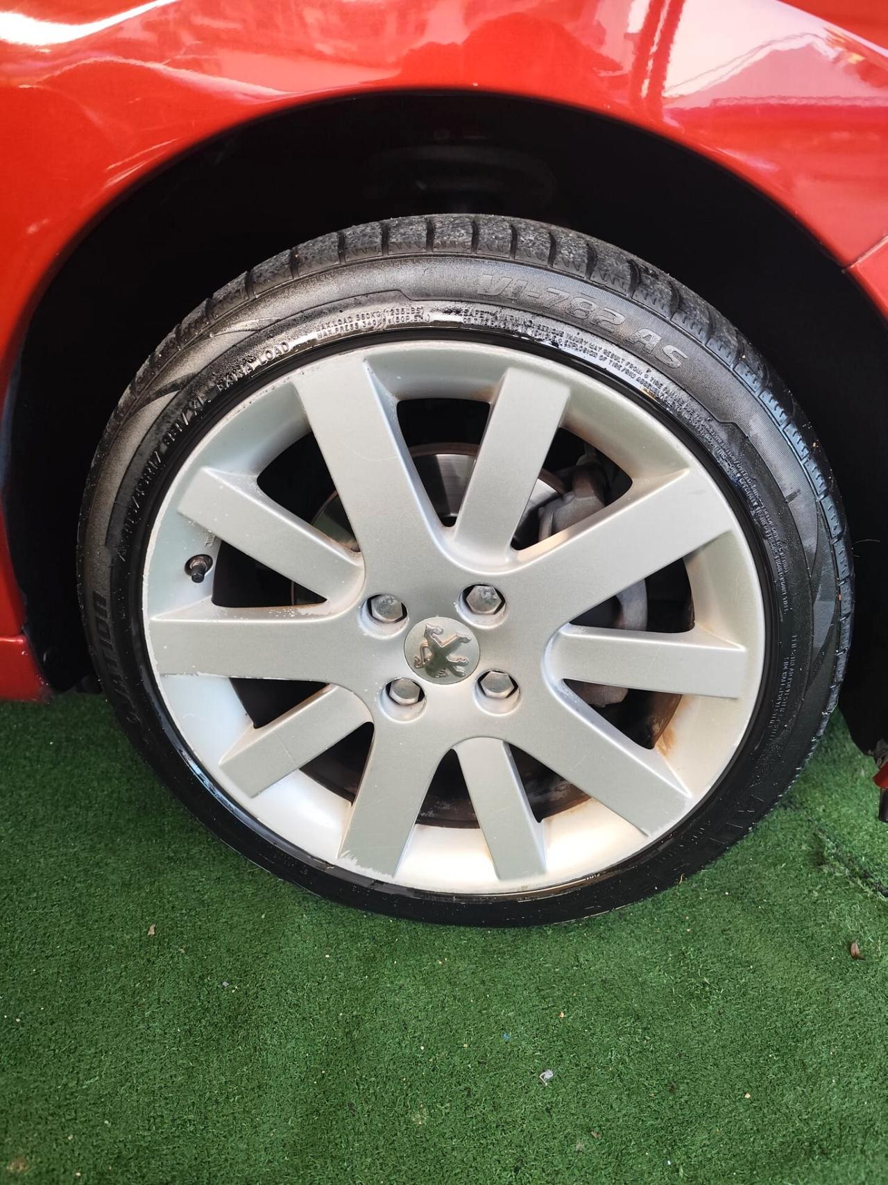 Peugeot 207 1.6 VTi 120CV CC aut. Féline