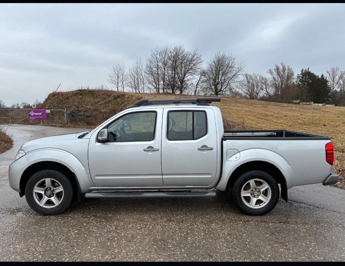 Nissan Navara 2.5 dCi Aut. 190CV 4 porte Double Cab LE Plus