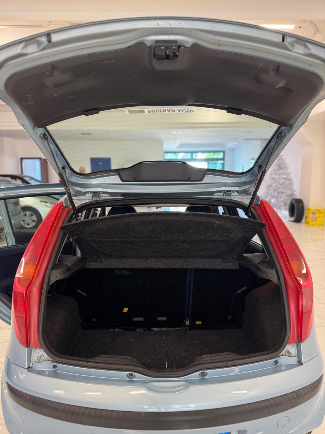 Fiat Punto 1.2i cat 5p Neopatentati