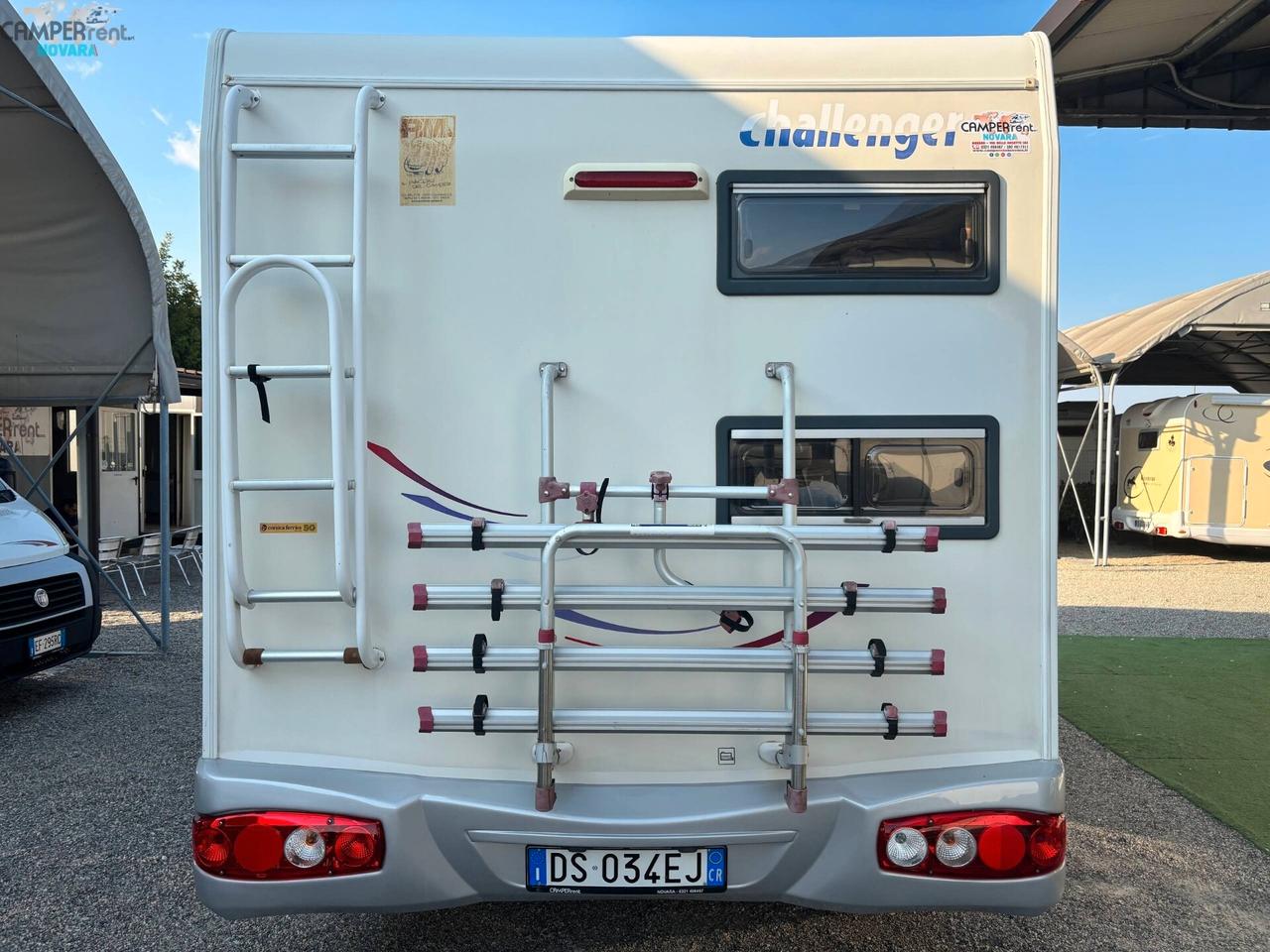CHALLENGER GENESIS 33 - mansardato con letti a castello in coda