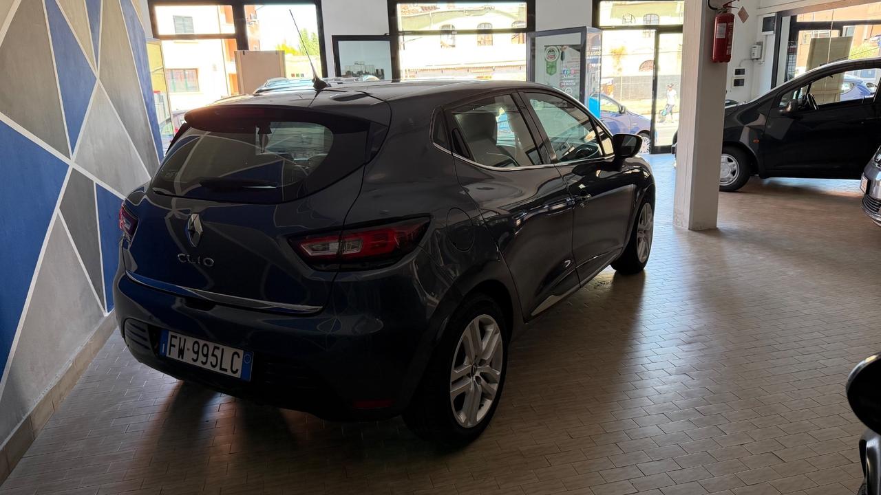Renault Clio TCe 12V 90 CV Moschino Intens