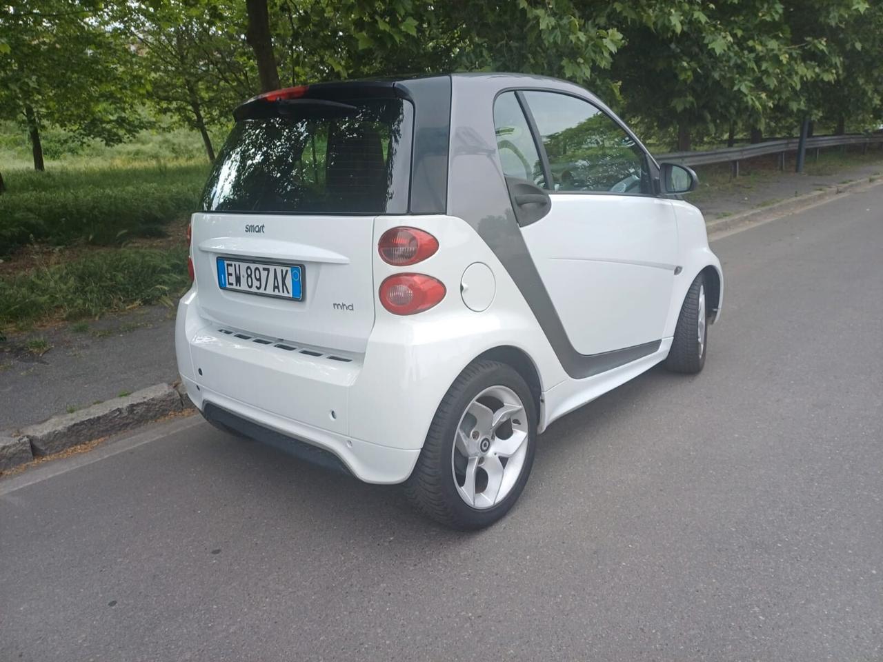 Smart ForTwo 1000 52 kW MHD SERVOSTERZO