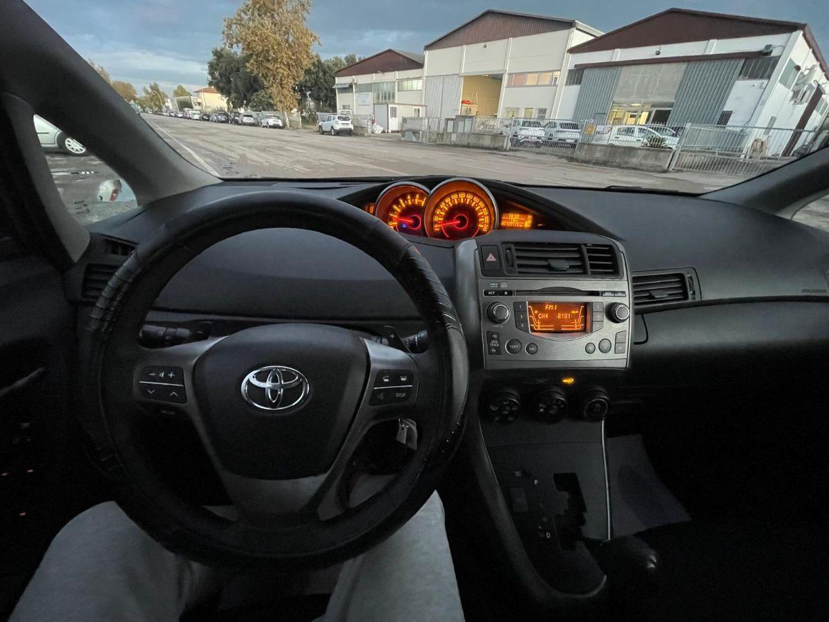 TOYOTA - Verso - 2.2 D-Cat 150CV aut. Sol