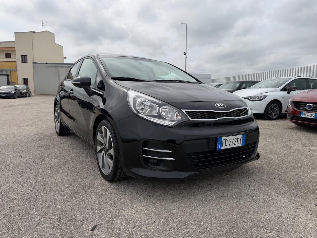 KIA RIO 1.4 CRDI 90CV COOL FUL LED NAVI RETRO MY16