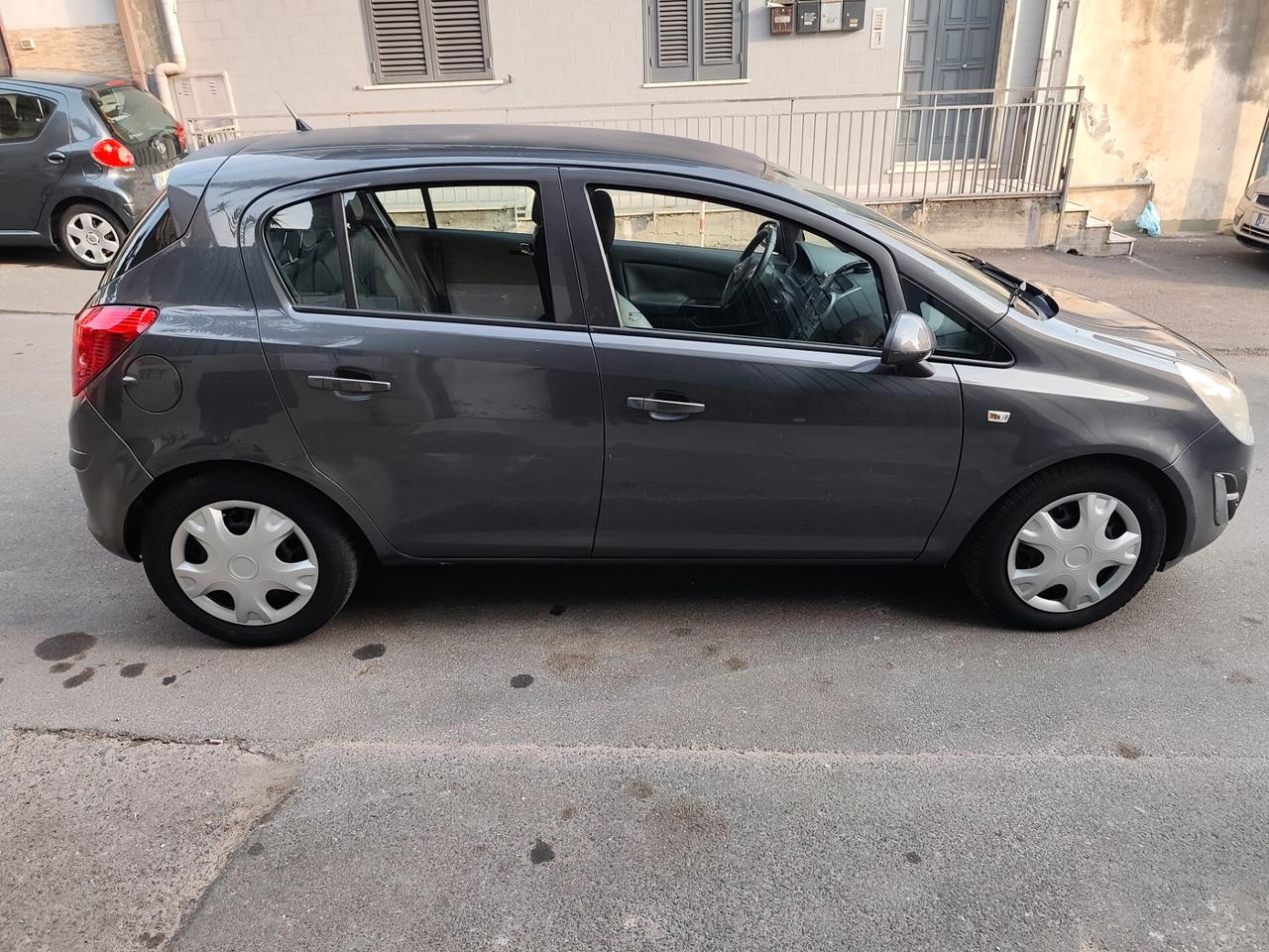 Opel Corsa 1.2 85CV 5 porte 2013
