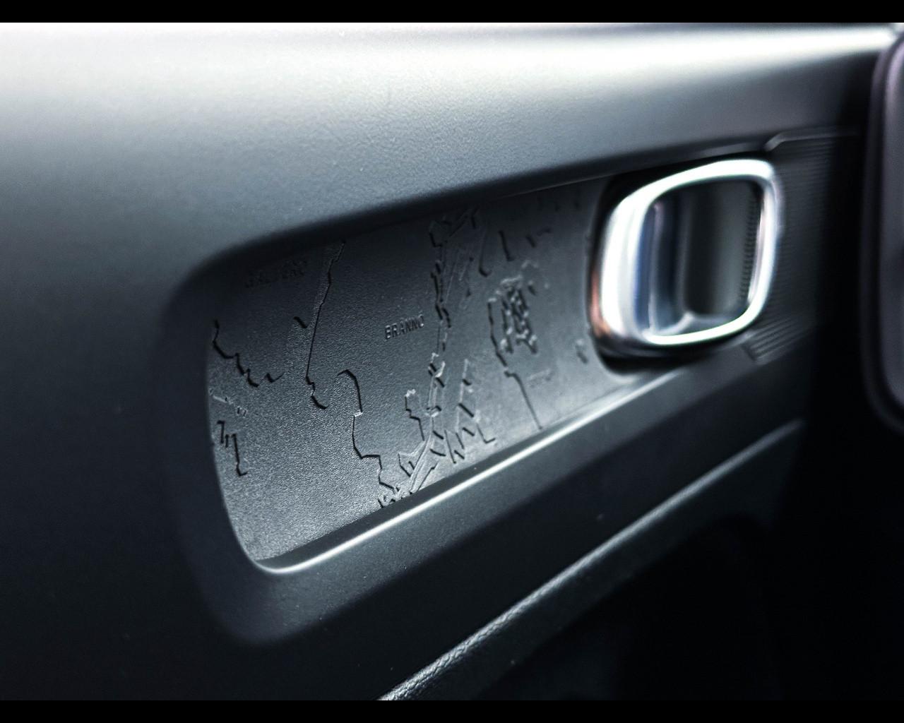 VOLVO XC40 T2 Momentum Core