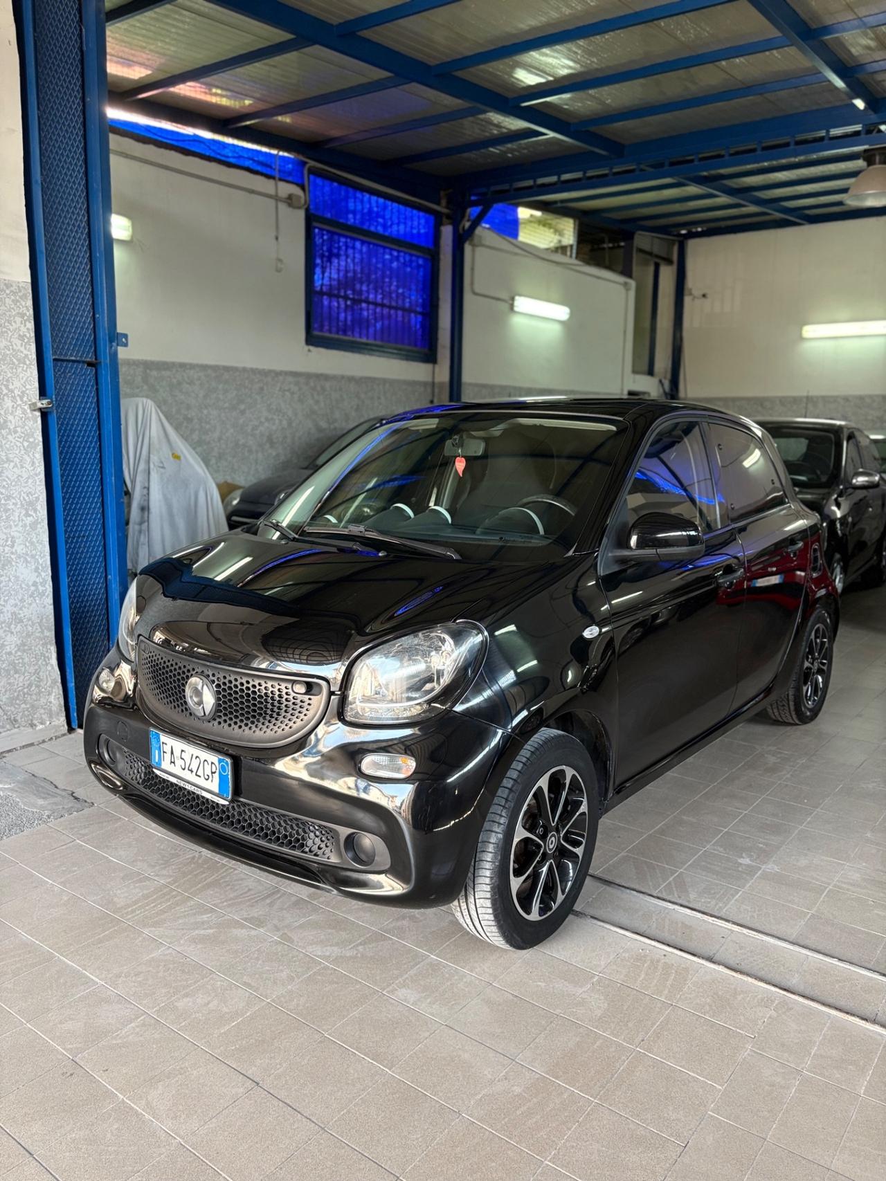 Smart ForFour Total Black 1.0 Benz
