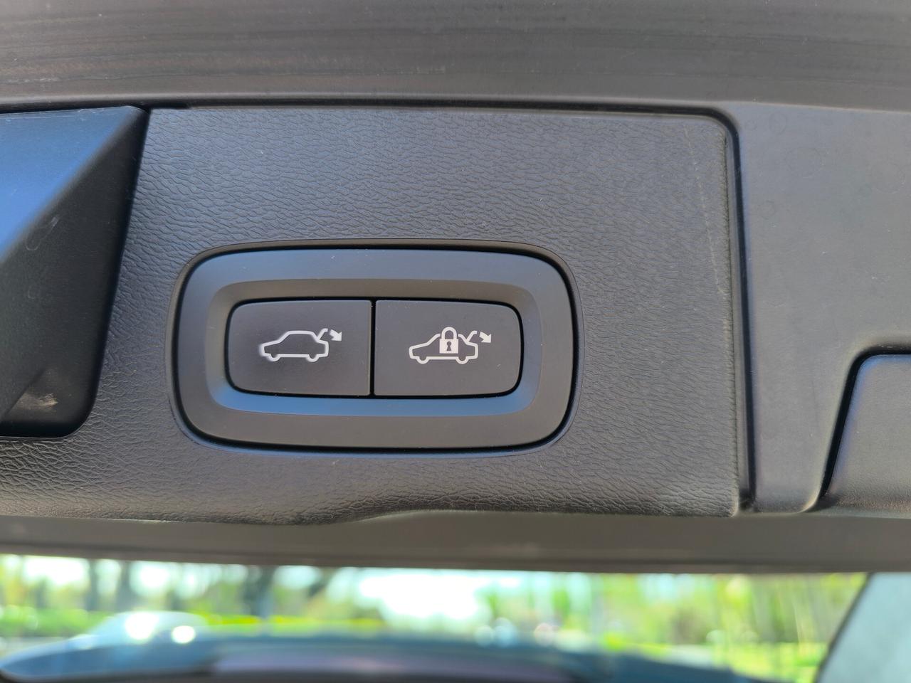 Volvo XC 60 XC60 B4 (d) AWD Geartronic Momentum Pro