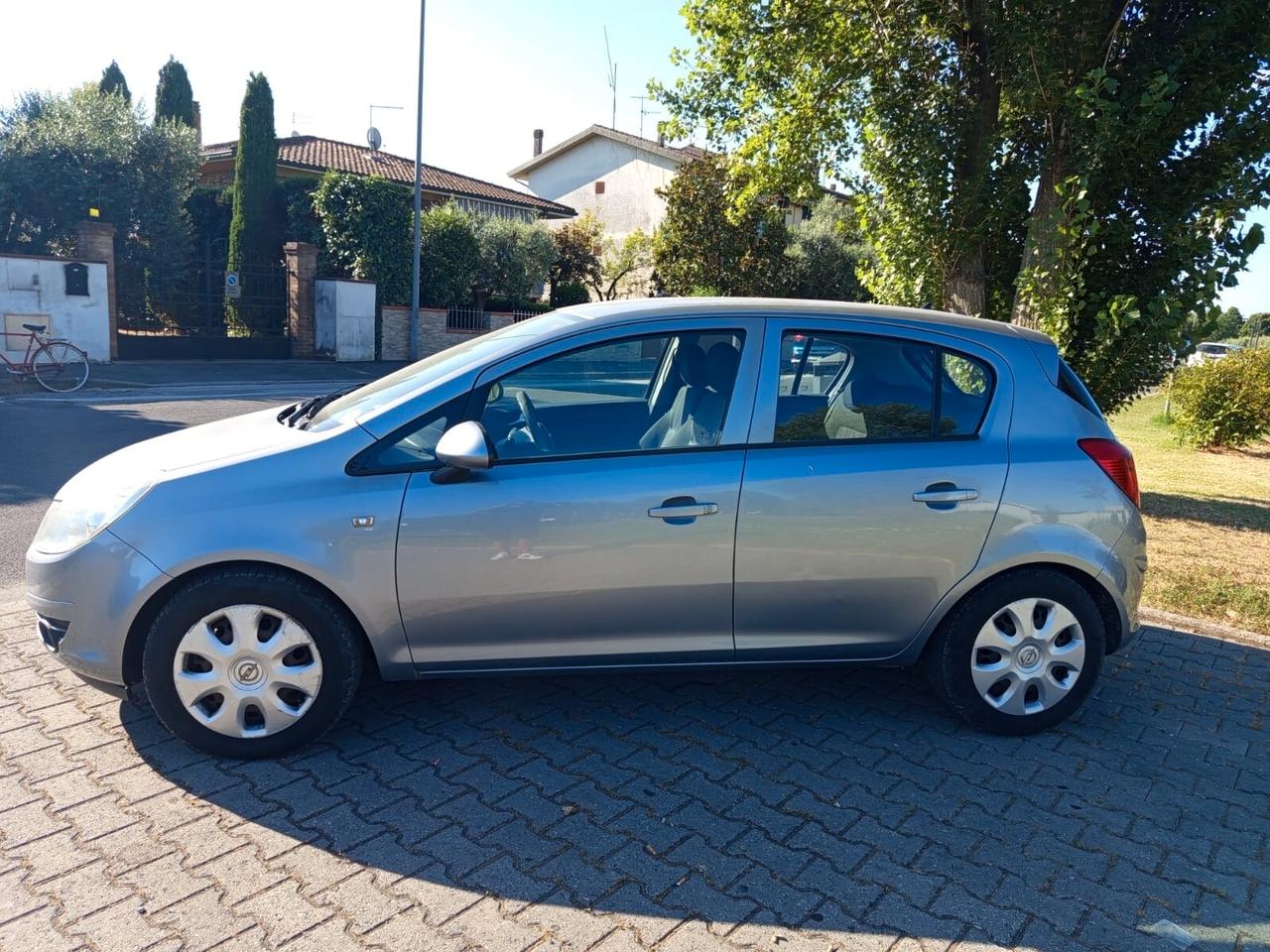 Opel Corsa 1.2 5 porte Cosmo