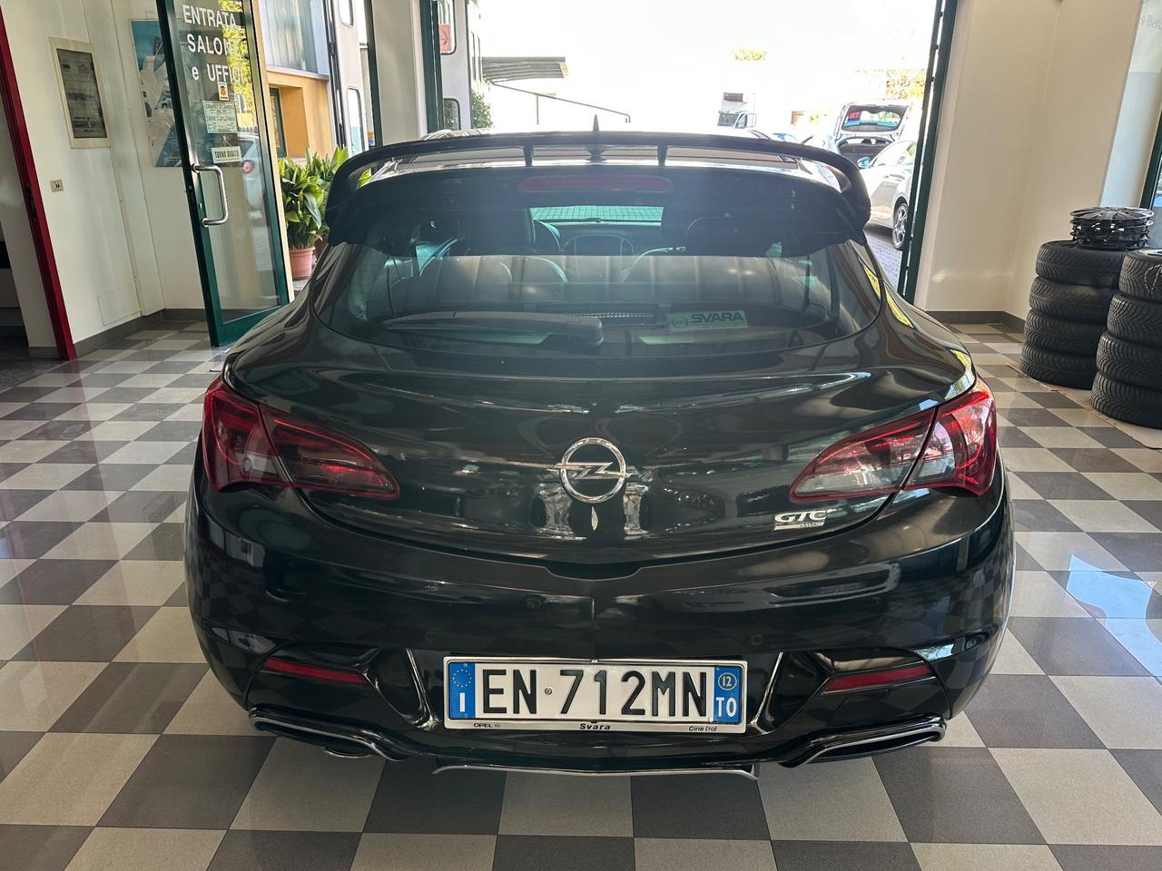 Opel Astra GTC 1.6 Turbo 180CV 3 porte Cosmo S