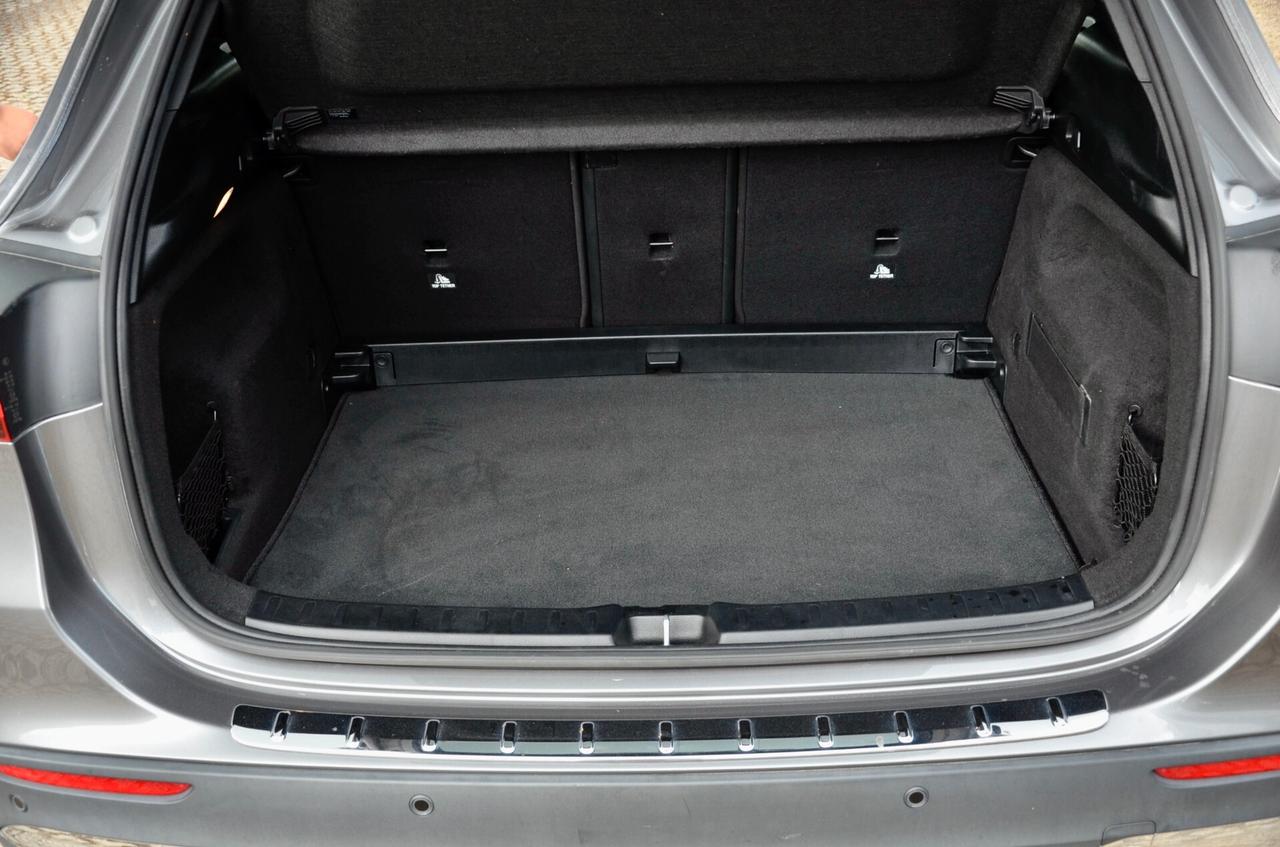 MERCEDES-BENZ GLA 220d PREMIUM AMG 4MATIC 190cv AUTO, UFF ITALIANA, FARI LED, NAVI, RETROCAMERA, 19", PERMUTE
