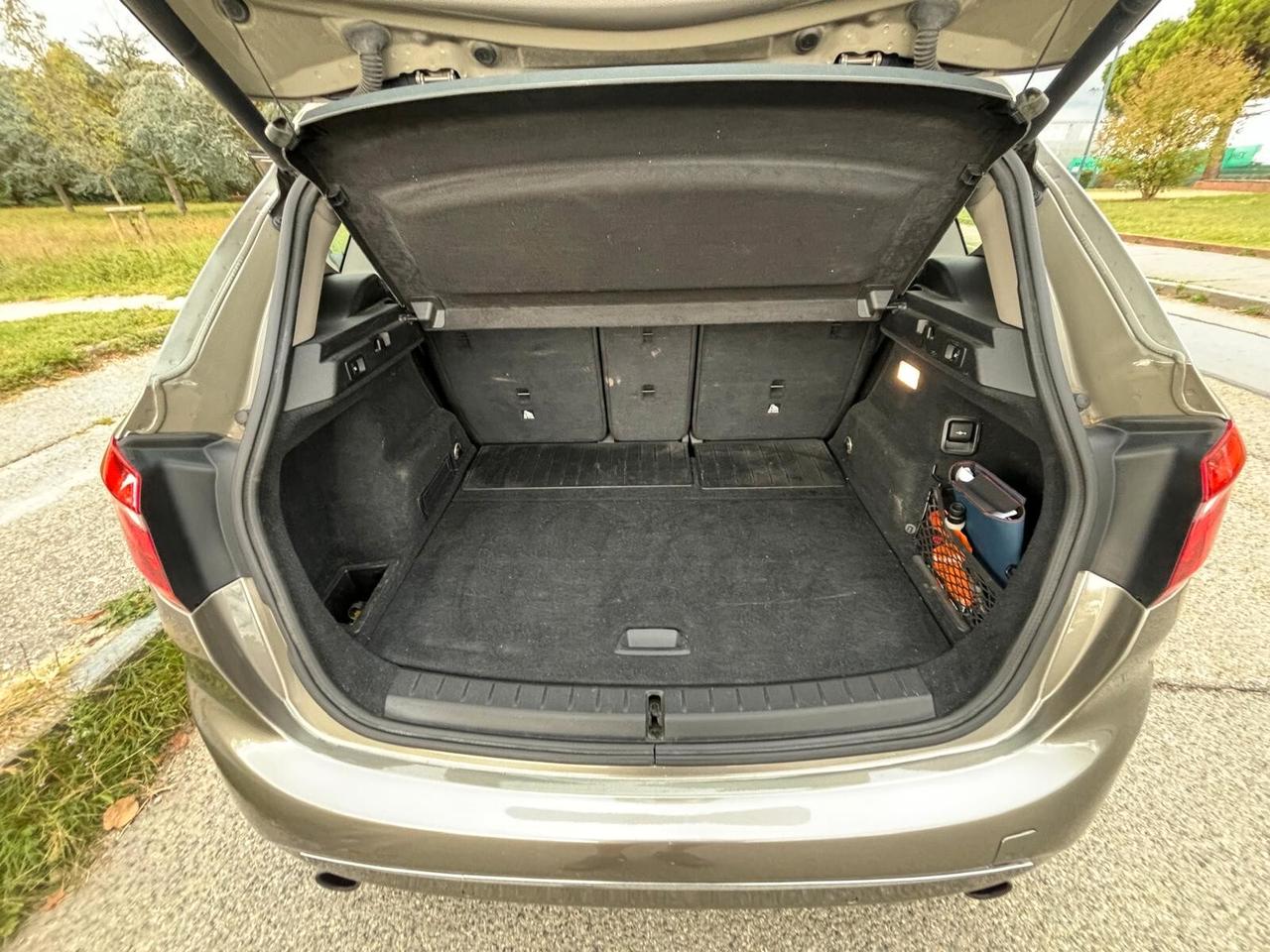 Bmw 2er Active Tourer 220d Luxury