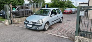 Renault Clio 1.2 benzina neopatentati