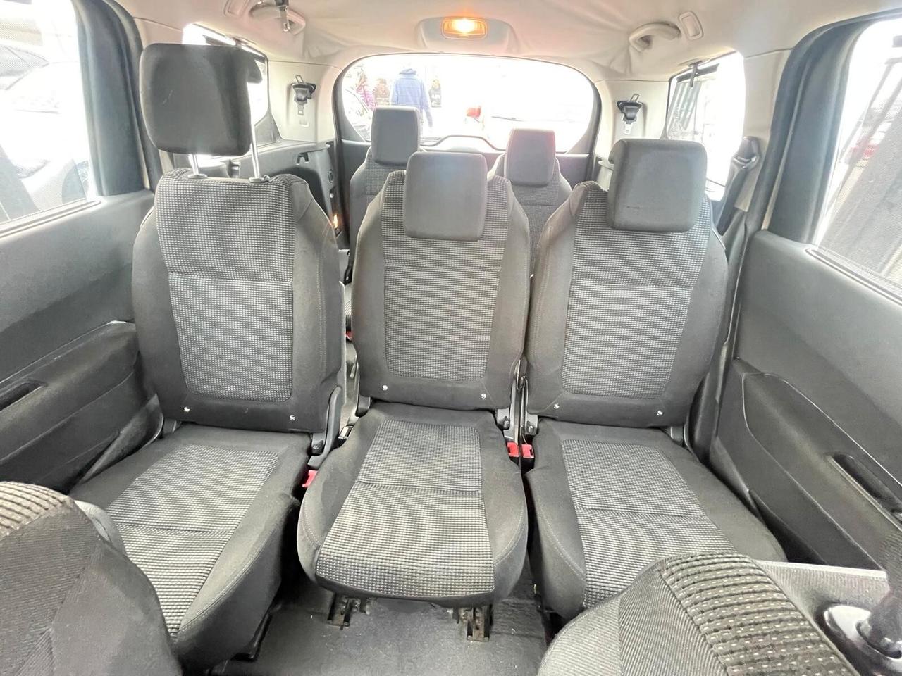 Peugeot 5008 1.6 e-HDi 112CV Stop&Start cambio robotizzato Family