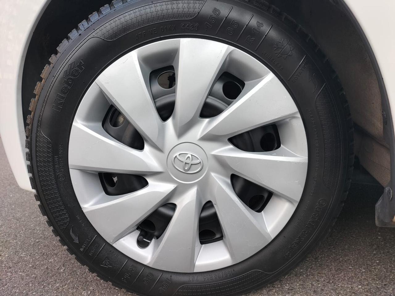 Toyota Aygo 1.0 VVT-i 69 CV 5 porte x-cool MMT