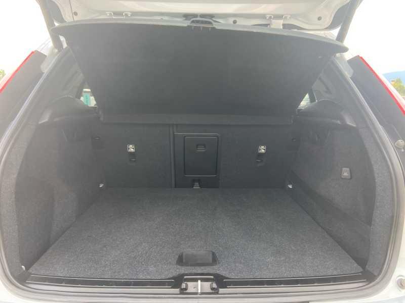 VOLVO XC40 2.0 d3 Momentum Core AuTo