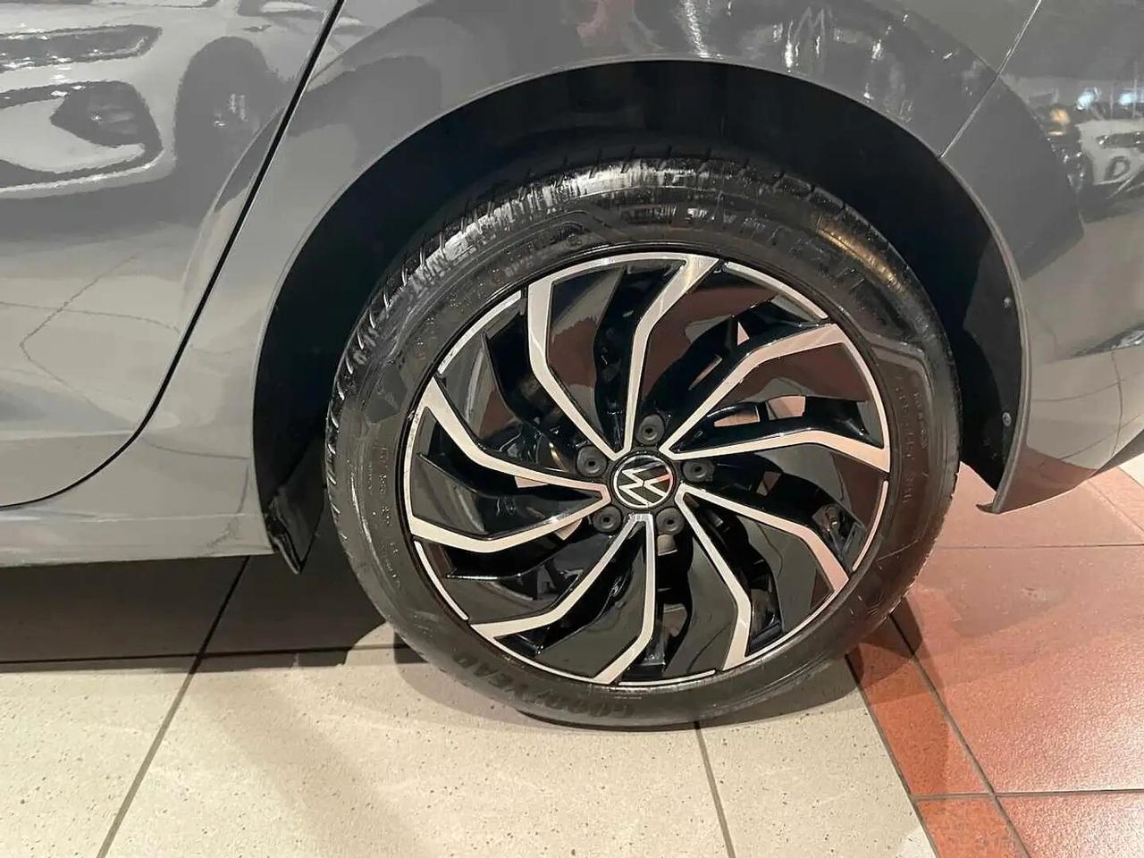 Volkswagen Golf 8ª serie 1.0 eTSI EVO DSG Life