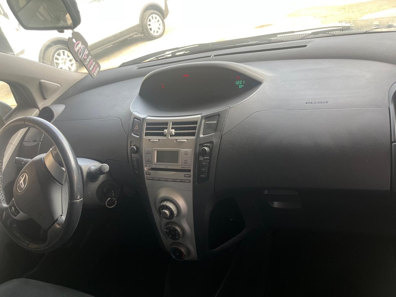 Toyota Yaris 1.3 5 porte M-MT Navi