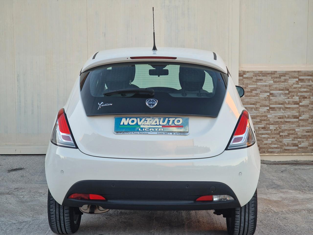 Lancia Ypsilon 1.2 69 CV Unyca