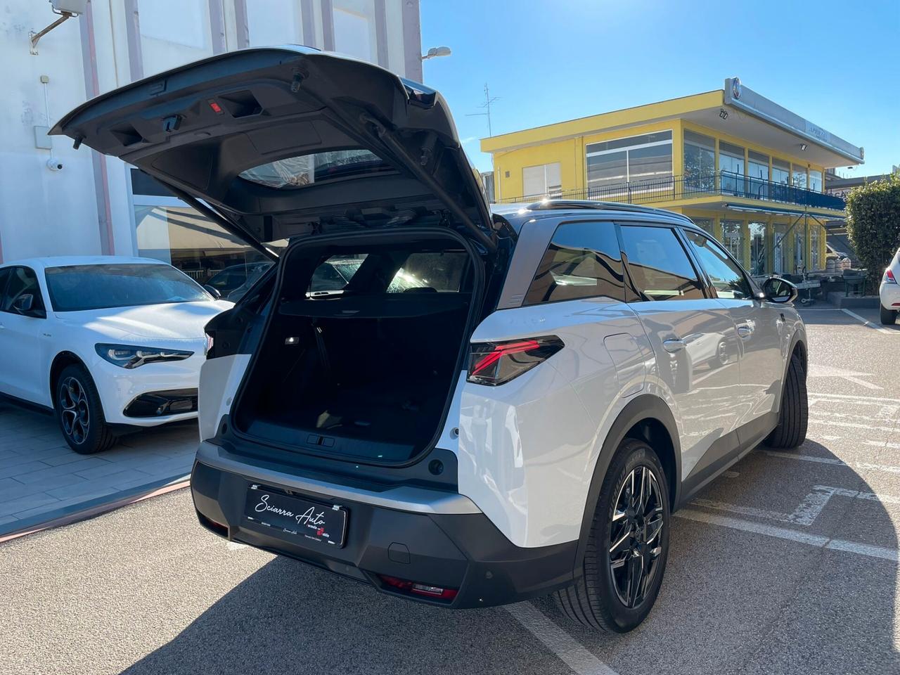 Peugeot 5008 Hybrid 145 e-DCS6 GT