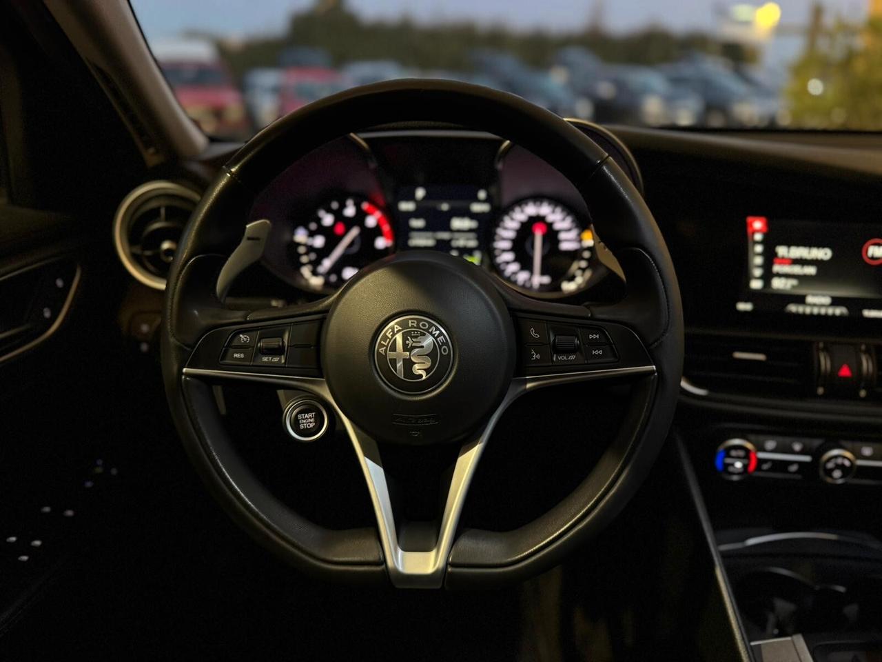 Alfa Romeo Giulia 2.2 Turbodiesel 210 CV AT8 AWD Q4 Veloce