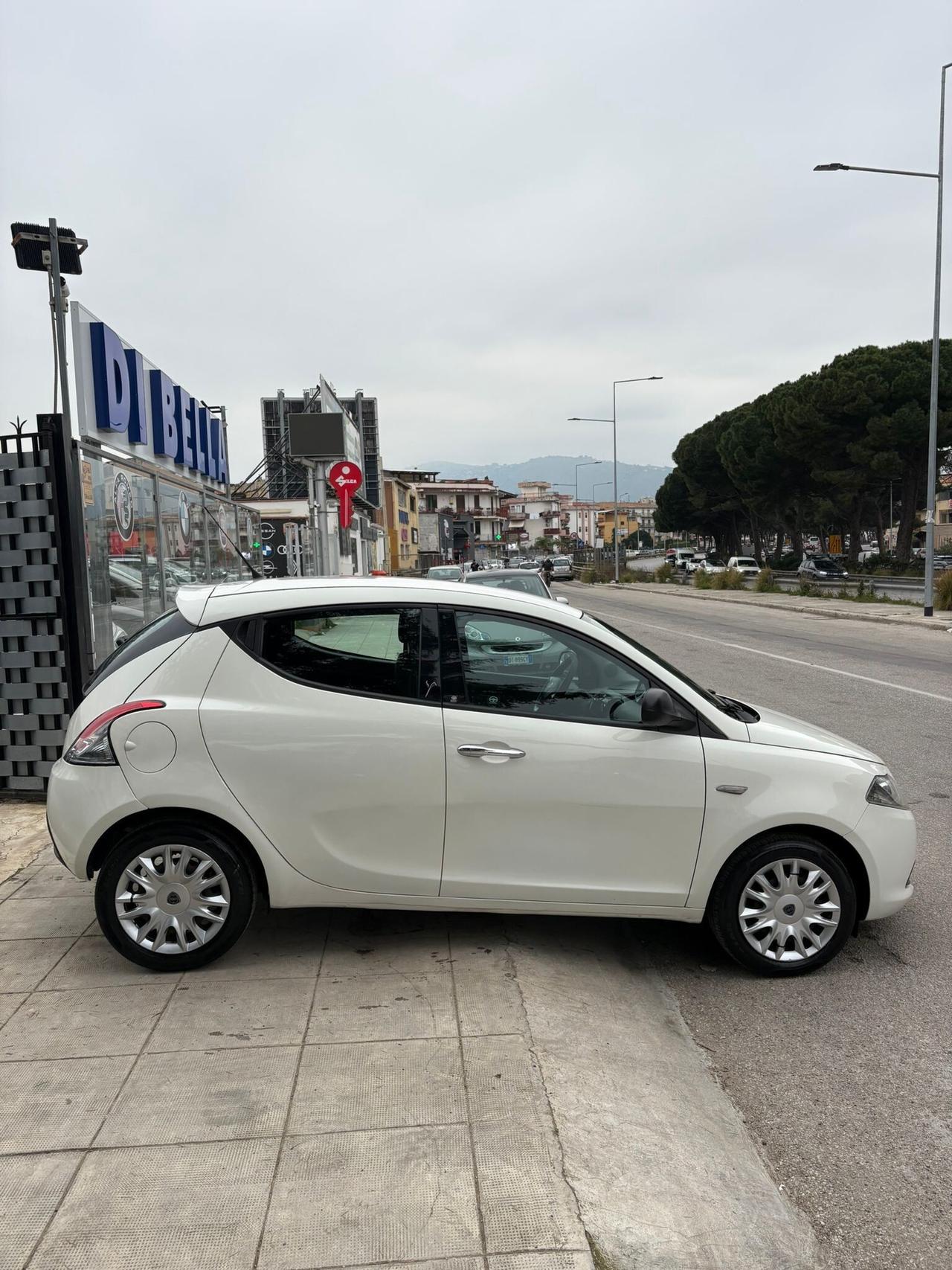 Lancia y 1.2 benzina