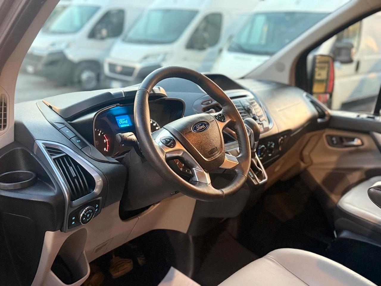 Ford Tourneo Custom 310 2.0 TDCi 170CV automatico 9 posti