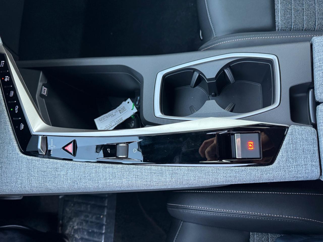 Peugeot New 3008 1.2cc Hybrid 145cv e-DCS6 Allure