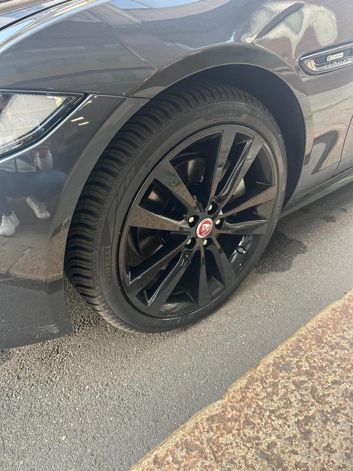 Jaguar XE 2.0 D 240 CV AWD aut. R-Sport