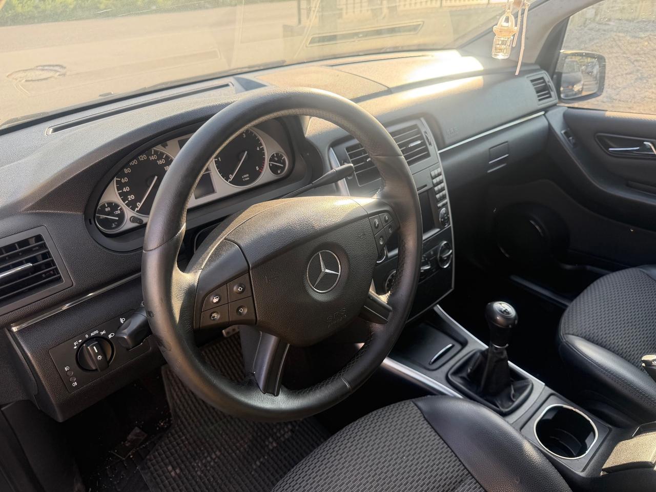 Mercedes-benz B 200 2.0 diesel 2010
