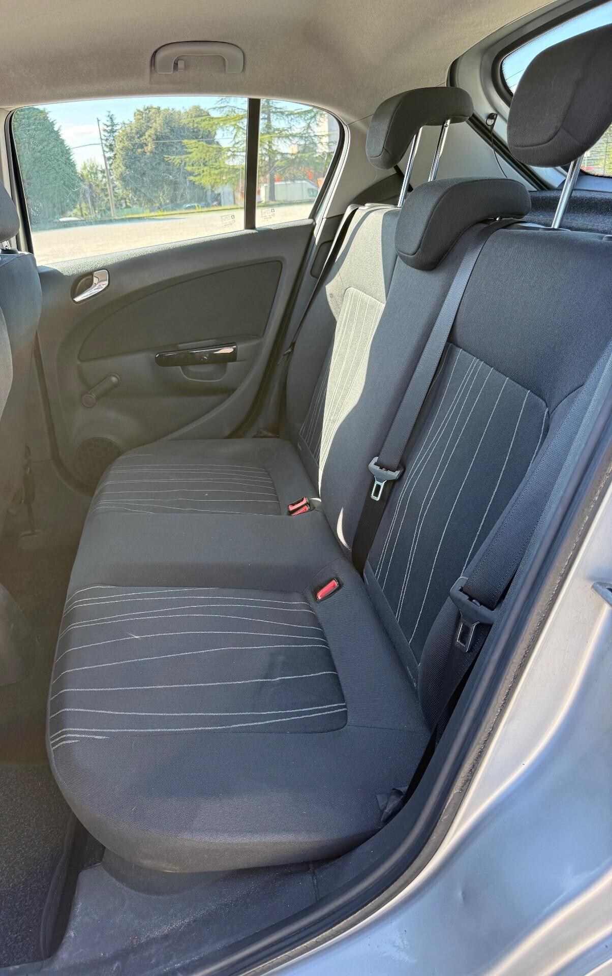 Opel Corsa Diesel 1.3 CDTi uniproprietaria neopatentati