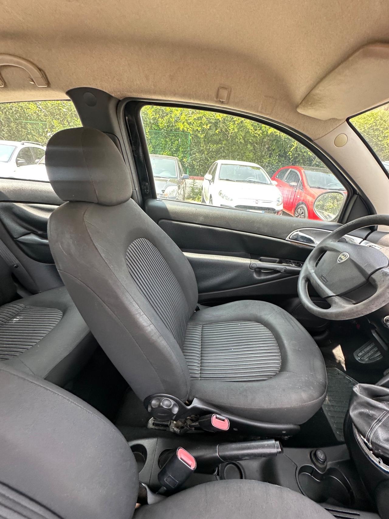 Lancia Ypsilon 1.2 69 CV Elle