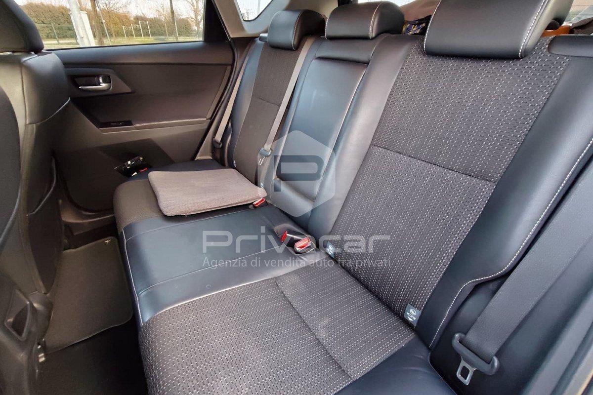 TOYOTA Auris 1.6 Active