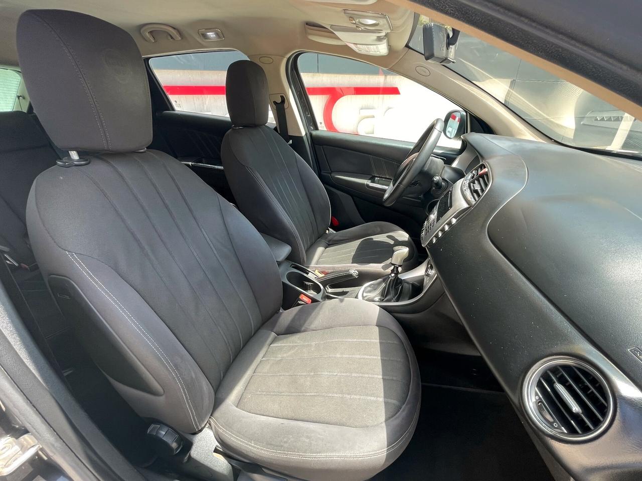 Lancia Delta 2.0 MJT DPF Executive