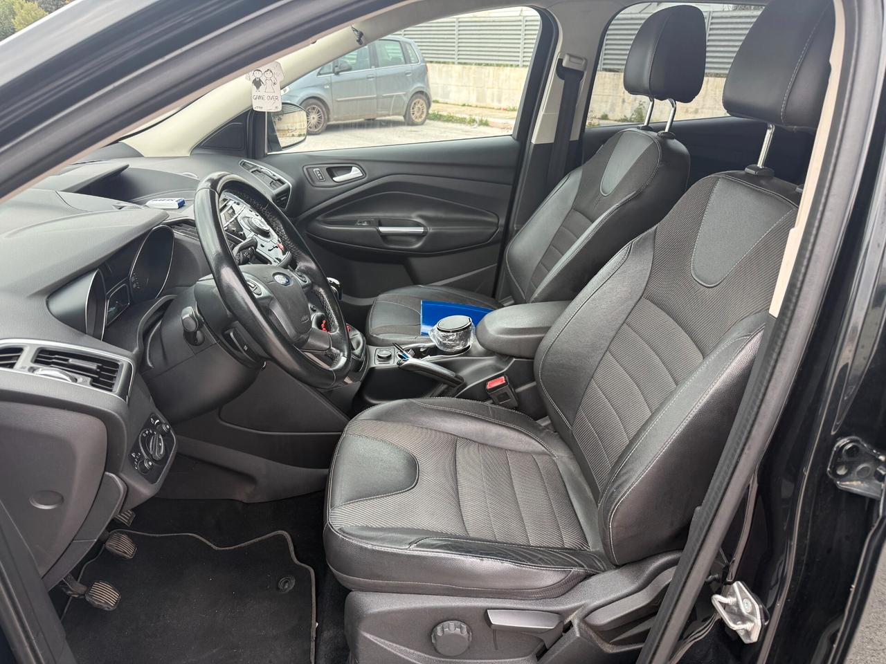 Ford Kuga 2.0 TDCI 140 CV 4WD Titanium