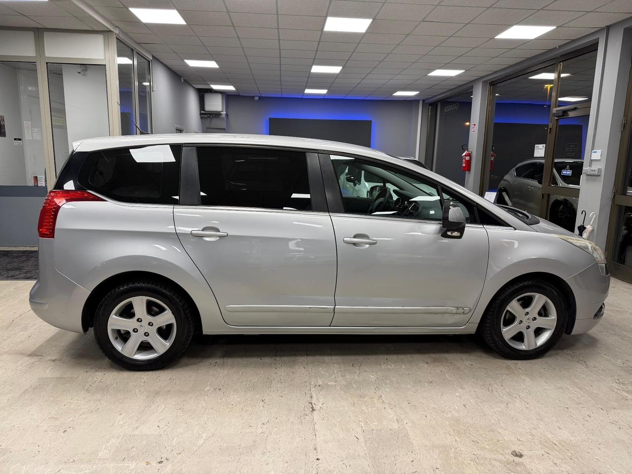 Peugeot 5008 1.6 HDi 112CV Business 7 POSTI