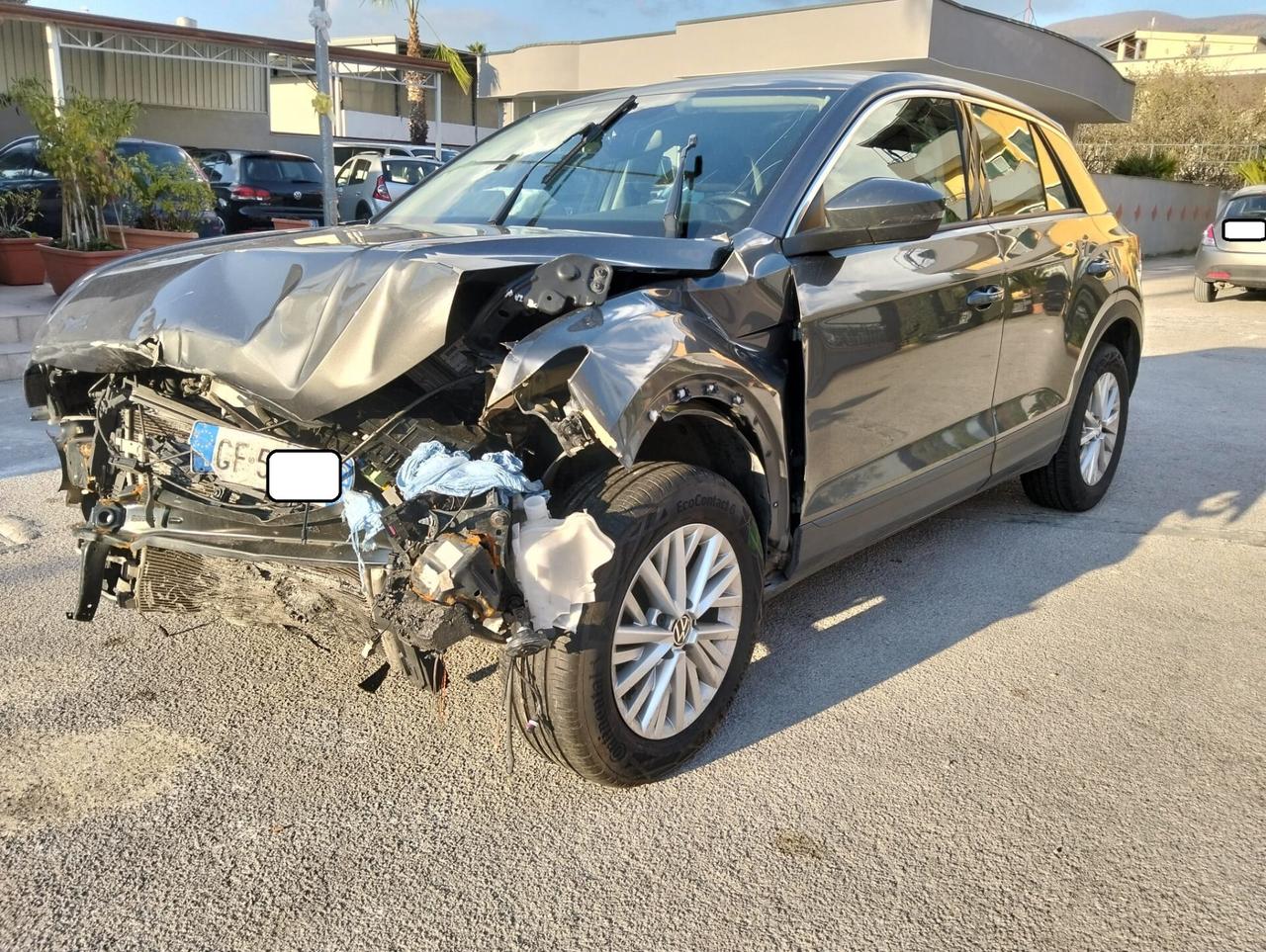 Volkswagen T-Roc 2.0 TDI 2021 SINISTRATA