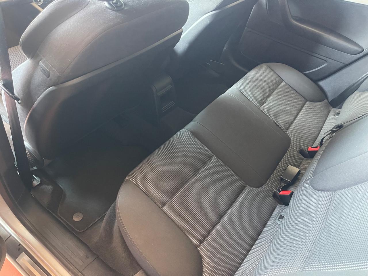 Audi A3 1.6 TDI 105 CV CR Attraction