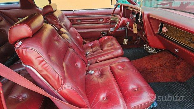 Ford Thunderbird coup