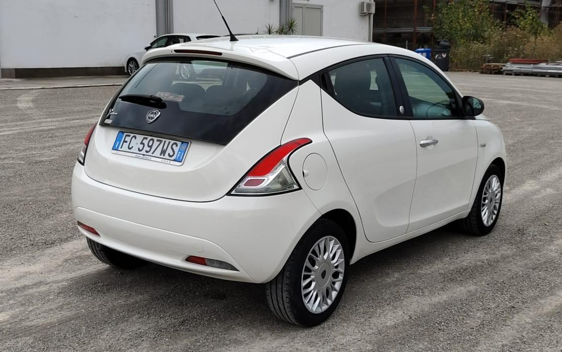 Lancia Ypsilon 1.2 69 CV 5 porte GPL Ecochic Gold