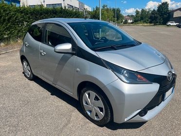 Toyota Aygo 1.0 VVT-i 69 CV 5 porte x-play