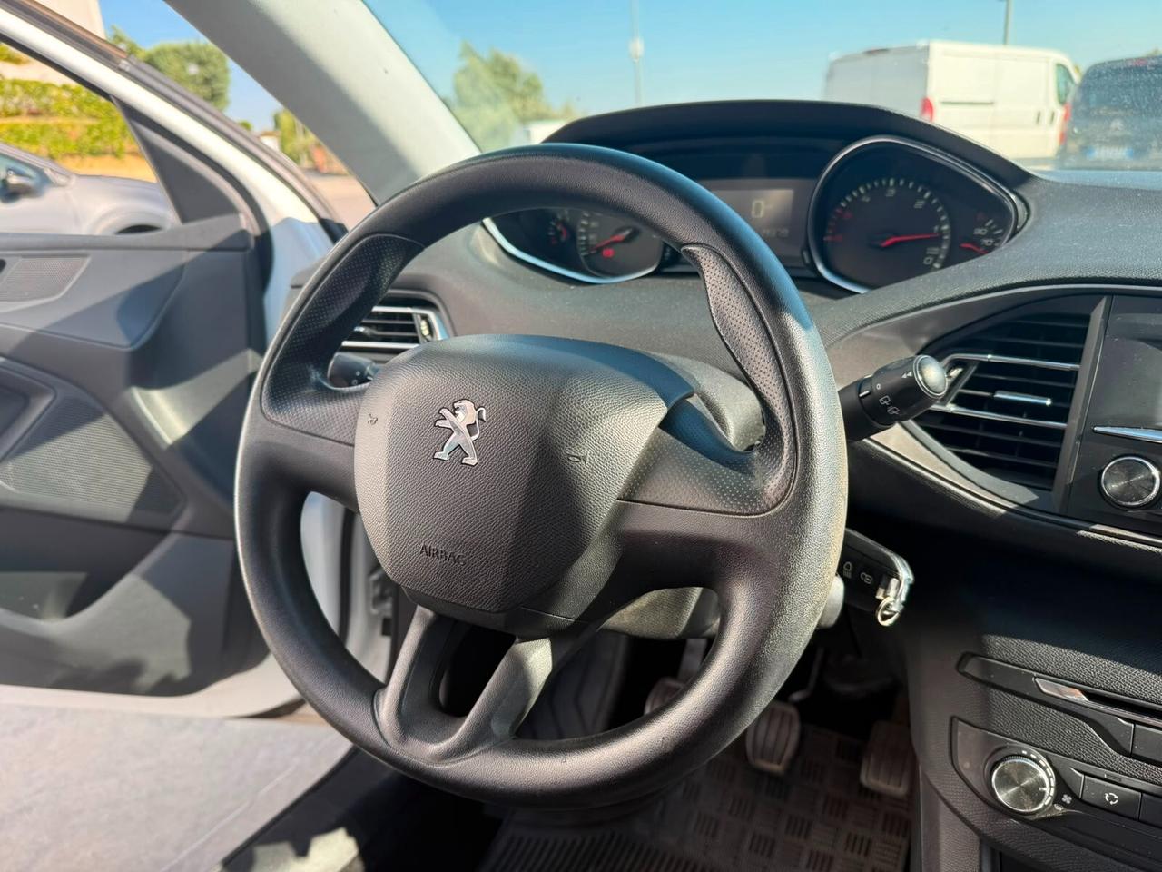 Peugeot 308 1.6 HDi 115 CV S&S Allure