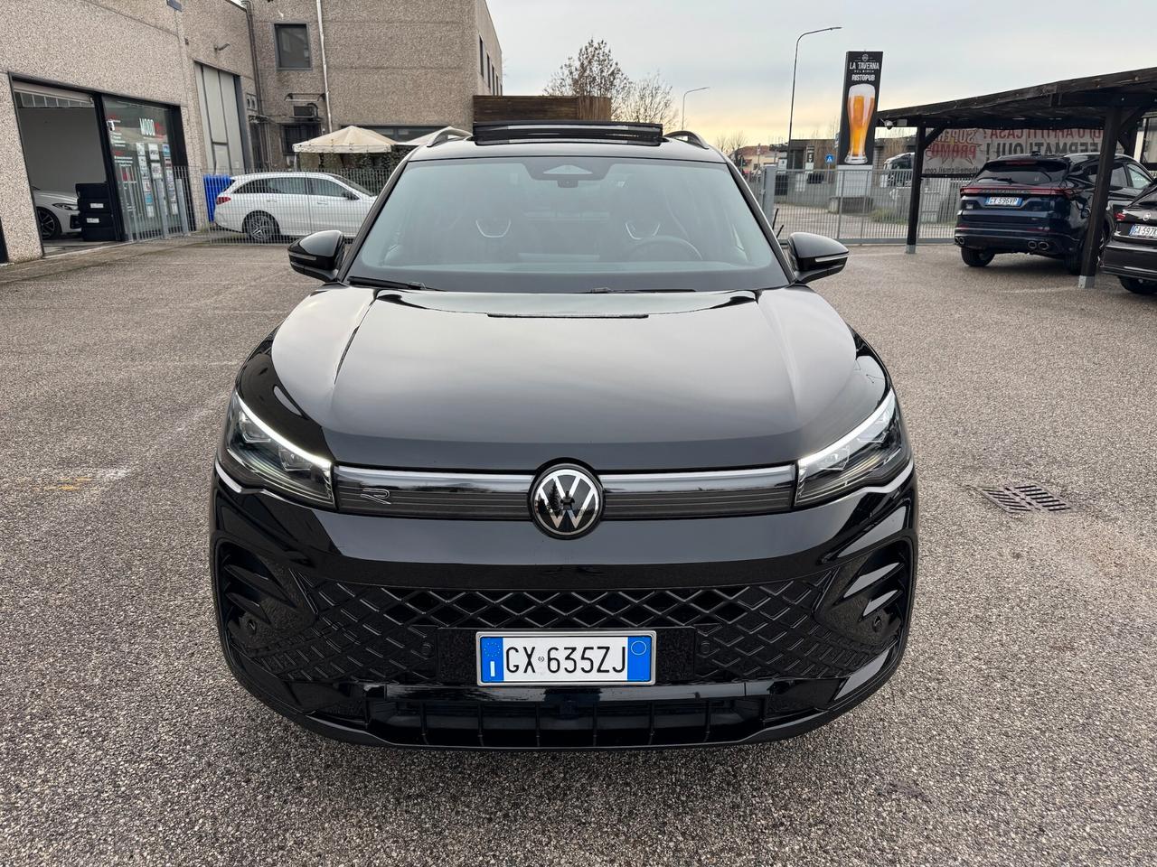 Volkswagen Tiguan 2.0 TDI 150 CV DSG R-Line plus GARANZIA VOLKSWAGEN