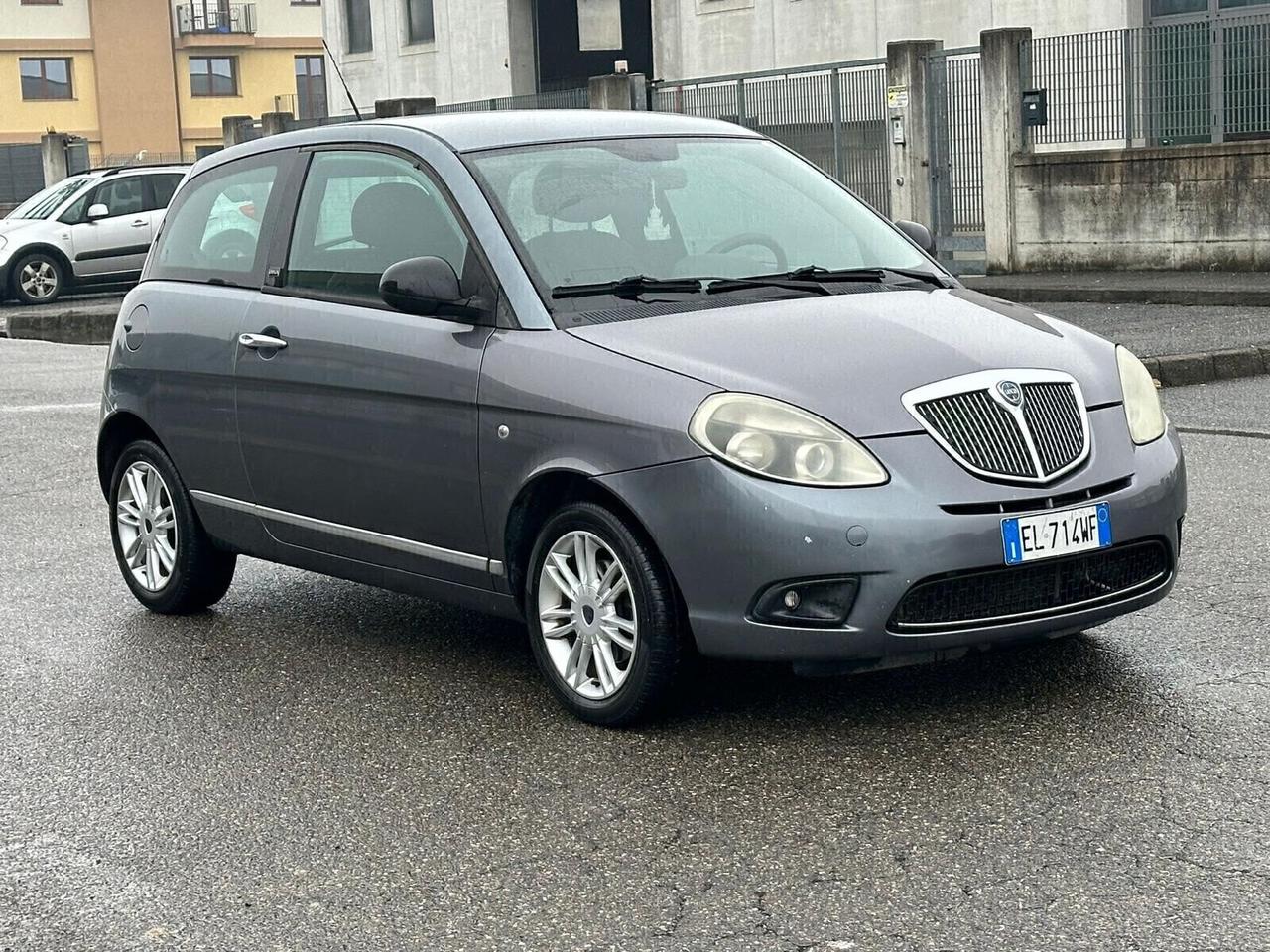 Lancia Ypsilon 1.3 MJT 75 CV Unyca
