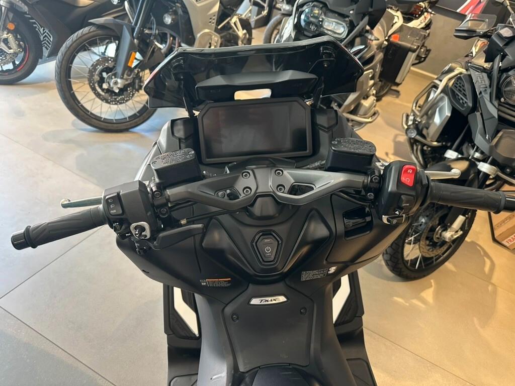 Yamaha TMAX 560 2022