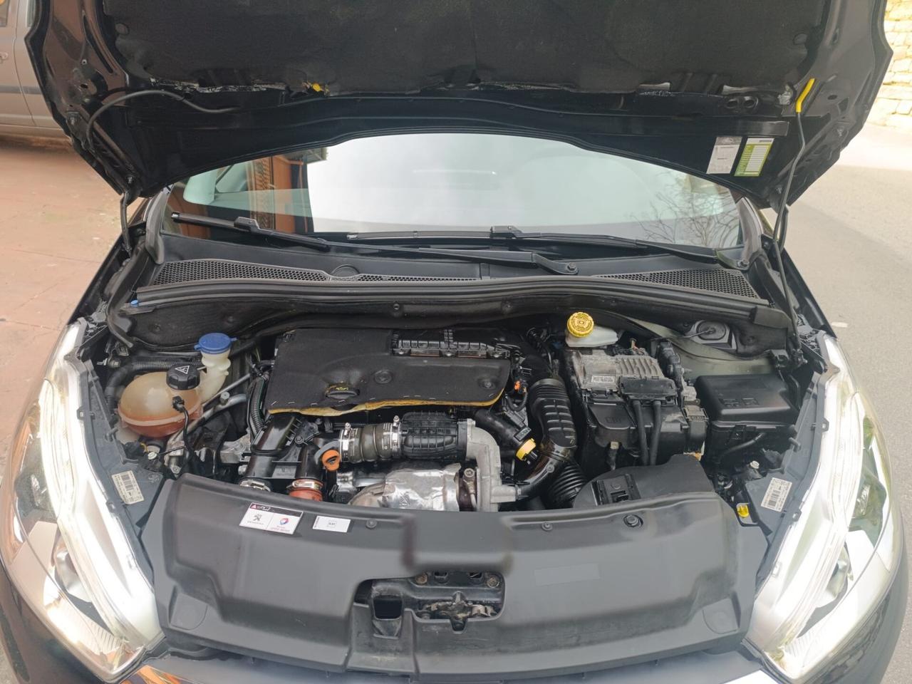 Peugeot 208 BlueHDi 100 5 porte Allure