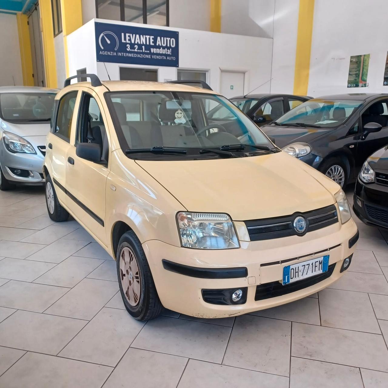 97.478 KM OCCASIONE FIAT PANDA 1.2 NEOPATENTATI